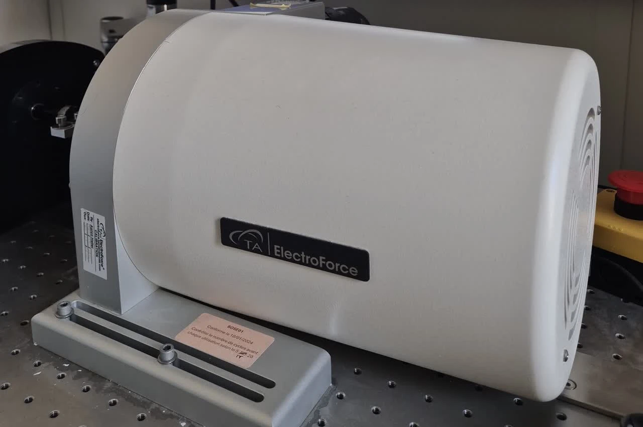 TA Instruments ElectroForce fatigue machine on an optical table